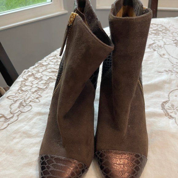 Soft and supple dark brown suede bootie w/snakeskin accents  from Sofft  size 10 - Picture 1 of 5